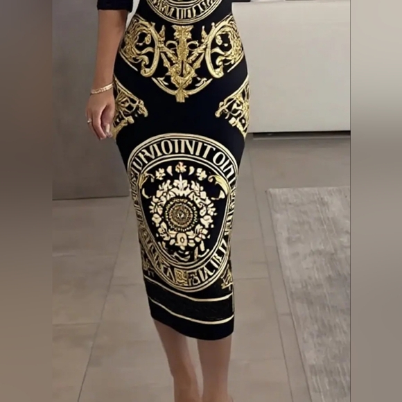 Source Unknown Dresses & Skirts - Elegant  Black And Gold Baroque Totem Print Dress XXL Long Sleeves